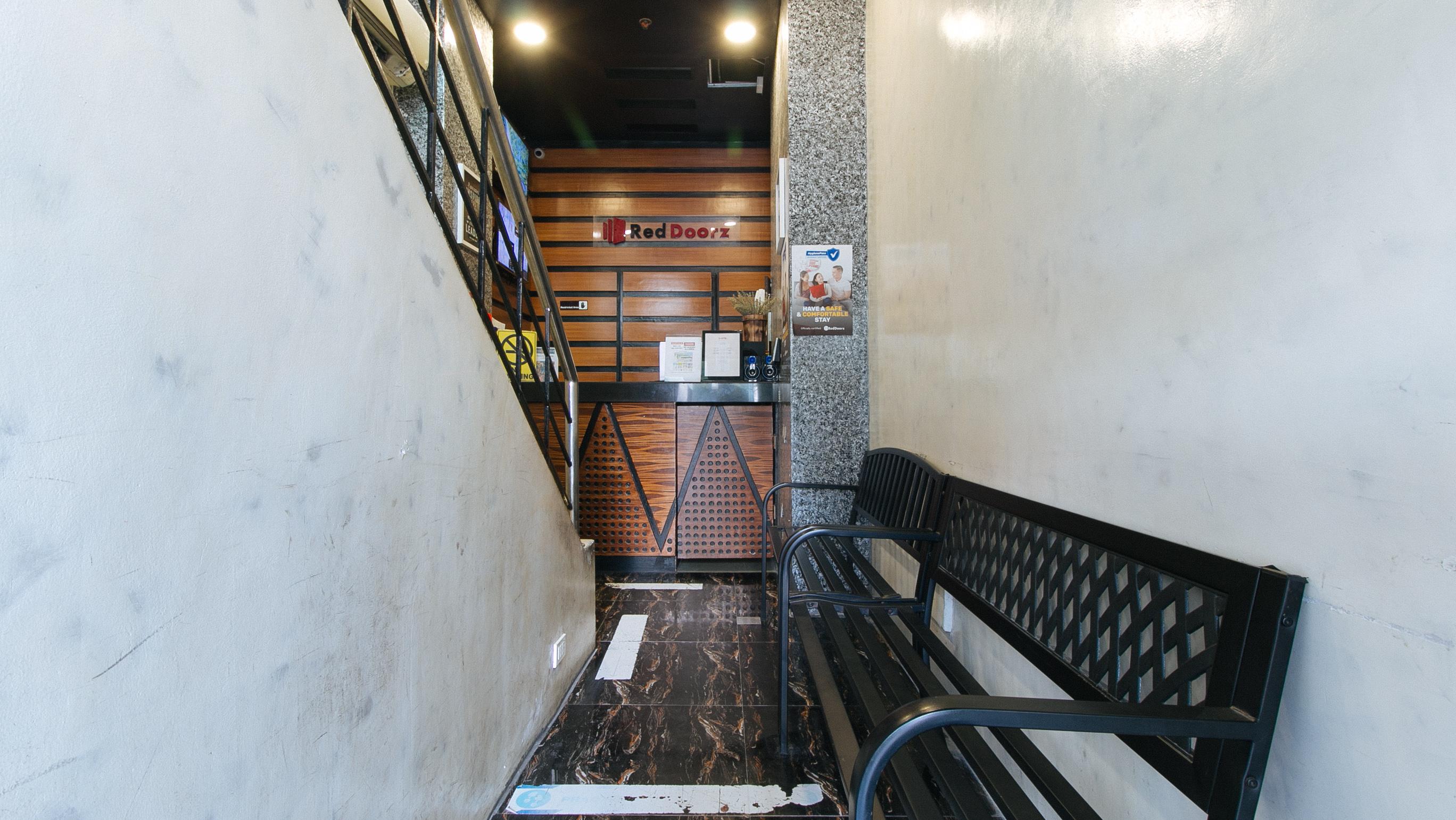 Reddoorz Near Quiapo Church Манила Екстериор снимка