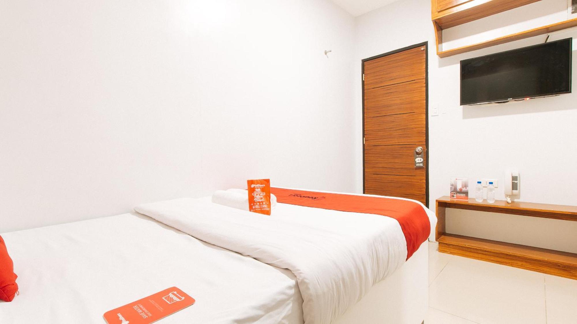 Reddoorz Near Quiapo Church Манила Екстериор снимка