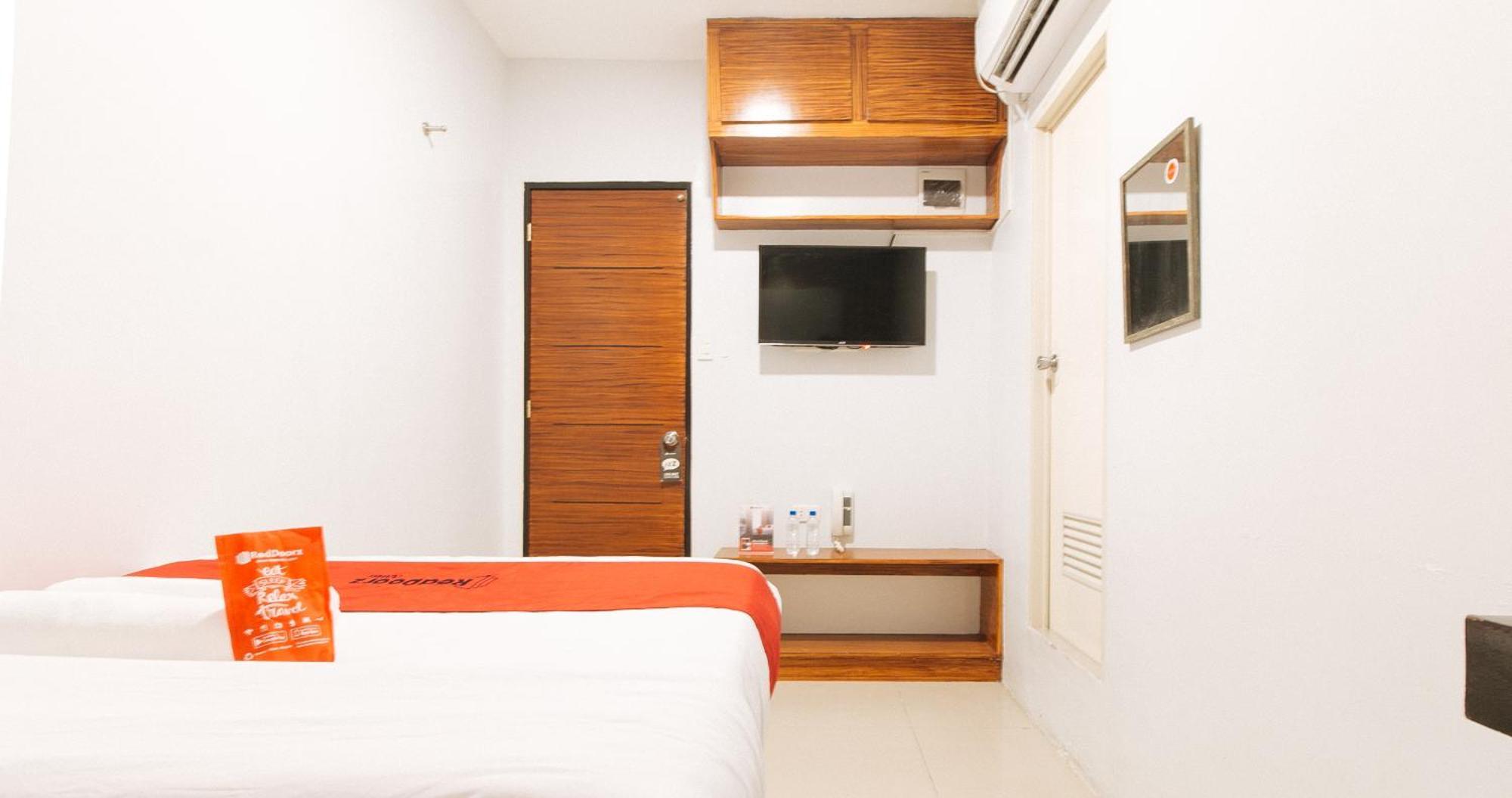 Reddoorz Near Quiapo Church Манила Екстериор снимка