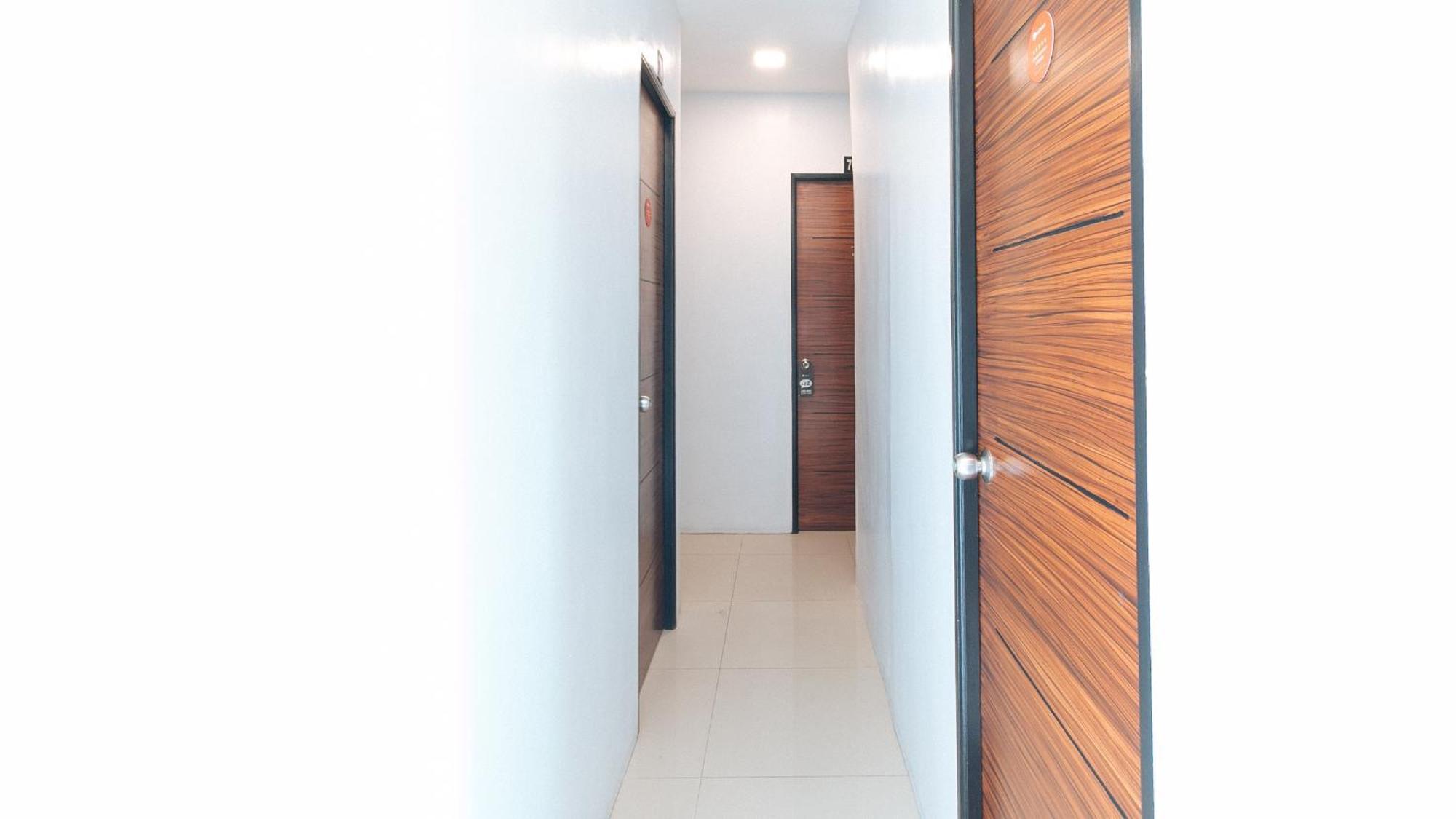 Reddoorz Near Quiapo Church Манила Екстериор снимка