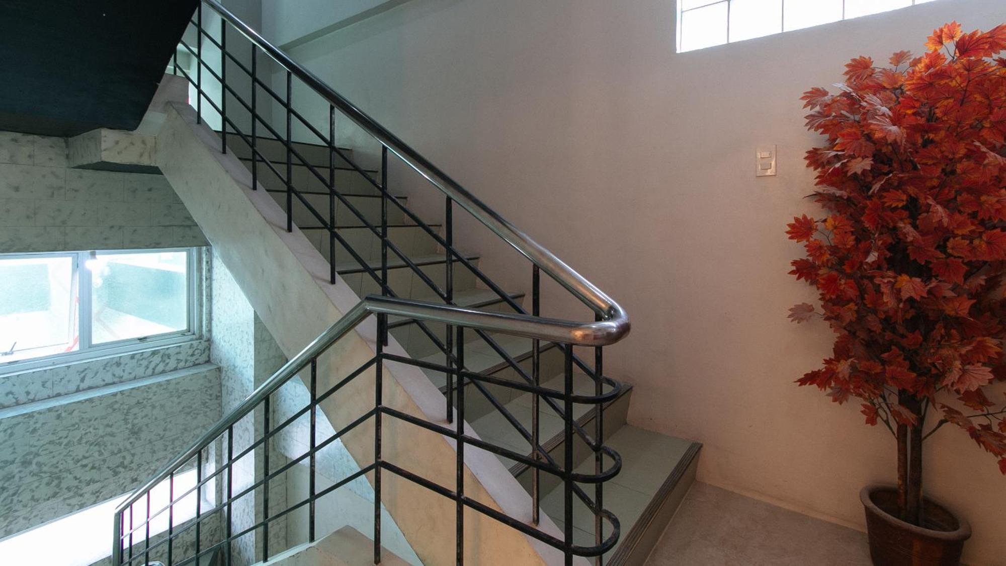 Reddoorz Near Quiapo Church Манила Екстериор снимка